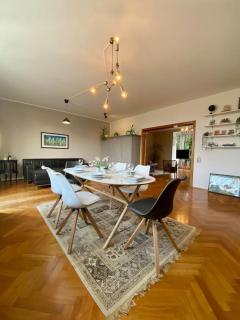 Wunderschöne Altbauwohnung mit Balkon - 102 qm - Aken - 0