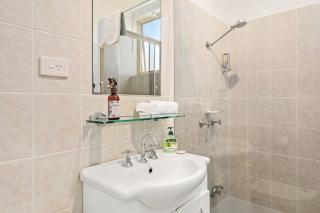 Little Hut Unit 3 20 Kurrawa Close - Nelson Bay - 1