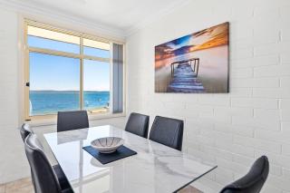 Little Hut Unit 3 20 Kurrawa Close - Nelson Bay - 9