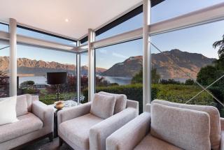 Remarkable Escape for 8 - Queenstown - 8