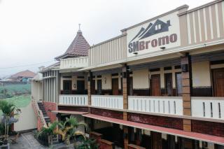 SM Bromo Hotel - 8