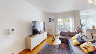 Live Like a Local Stylish 2BR with Balcony & Parking - Saint-Denis - 8