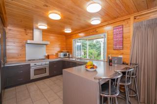 Hosts on the Coast Estuary Views Tairua - 8