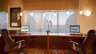 Best Western Plus Castlerock Inn & Suites - Bentonville - 1