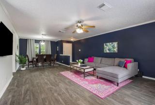 RF Live Oak San Antonio Private Backyard 3BR and 2BA - 4