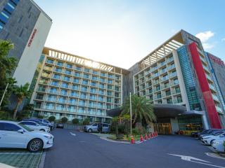 Ramada by Wyndham Jeju Hamdeok - 2