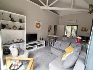 PYRAMID HOUSE BY THE SEA - Port Alfred - 5