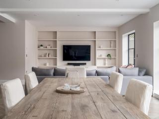 Pass the Keys Luxury 4 Bedroom home with large garden - 4