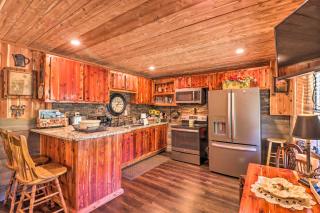 Quiet, Historic Manor Located in Ghost Town! - 8