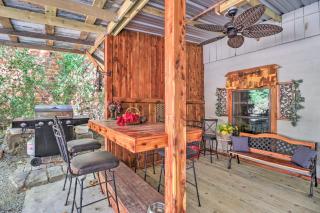 Quiet, Historic Manor Located in Ghost Town! - Calico Rock - 6