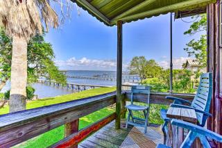 Fishing Pier, Kayaks Bayfront Home in Palacios! - Palacios - 9