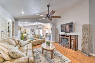 Patio and Grilling Station Family Home in Glendale - Phoenix - 6