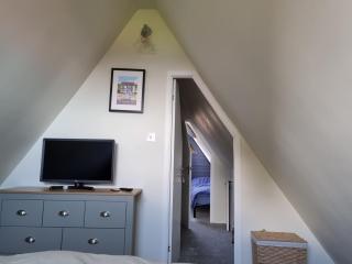 Chalet Brightstone Kingsdown Cliffs location with indoor pool, tennis court, mini-golf short walk to beach and 3 great local pubs - 3