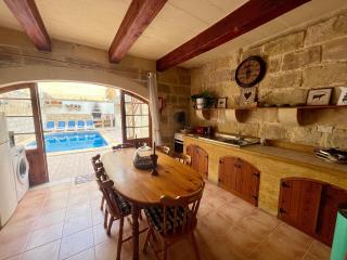 Family Farmhouse & Private Pool Very Good 8 - Mġarr - 4