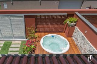 Casa com 02 dormitórios e jacuzzi aquecida - Bombinhas - 7