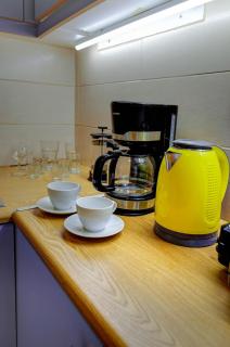 Sunny all day apartment near Athens city center - 9