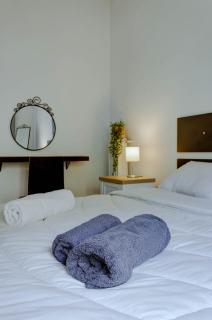 Sunny all day apartment near Athens city center - 5