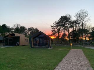 Tiny House in het groen, aan zee met privé Hottub - Callantsoog - 0