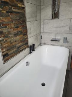 Arsenal and Tottenham Double Bedroom - London - 4