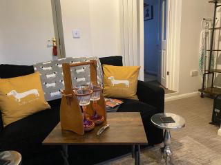 Self-contained, Framlingham Snug, Private Parking, no cooking facilities - 6