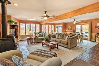 Outdoor Theater, Deck and Fire Pit Poconos Retreat - 7