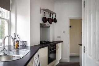 One Bedroom Apartment in Marylebone - London - 8