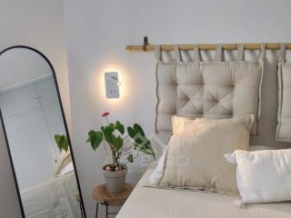 Quiet Beachfront Apartment - La Herradura - 7