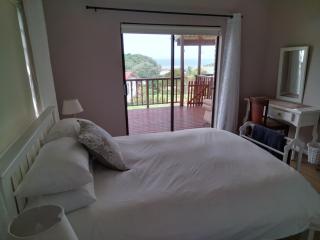2 Bedroom Guest Suite at A-frame Glengariff Beach - Glen Eden - 8