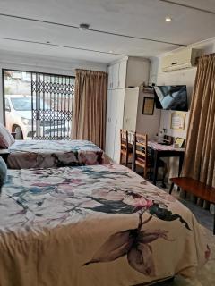 JoThams Bed & Breakfast or Self-catering - 3