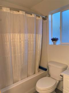 Cozy Lake-View Lodge Near Village - 7