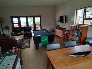 2 Bedroom Guest Suite at A-frame Glengariff Beach - Glen Eden - 9