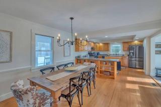 Huge Farmhouse with Heated Pool for Vacations and Retreats - Roseland - 6