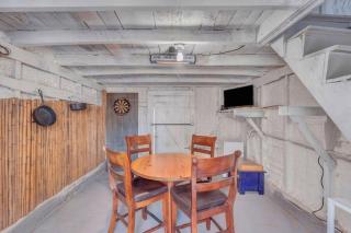 Huge Farmhouse with Heated Pool for Vacations and Retreats - Roseland - 3