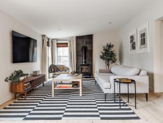Pinewood Bungalow - Luxury Cabin, Kid-Friendly - Catskill - 8