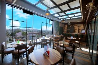 The Elegance Hotel - 2