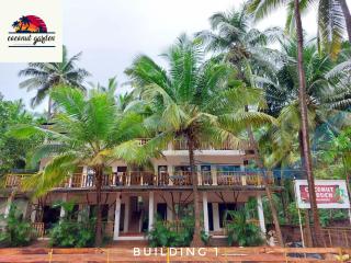 Coconut Garden Beach House - Malvan - 4