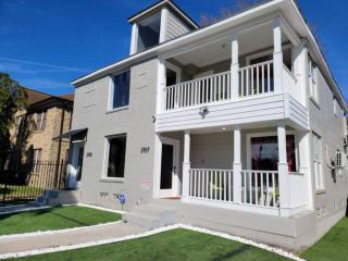 Luxury House Medical Center/Downtown/EV/Parking - 9