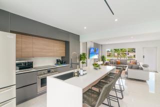 Family 5BR Miami Resort Pool, Sports & BBQ Oasis L04 - 1