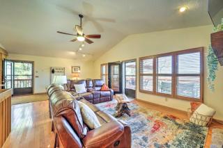 Near Beech Mountain Crimson Cabin with Views - Beech Mountain - 7