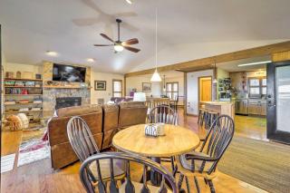 Near Beech Mountain Crimson Cabin with Views - 5