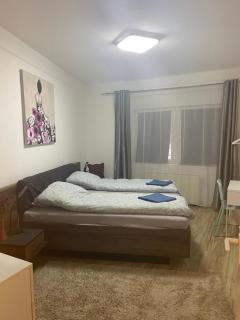 Tátra Apartment by the Danube Fully Accessible - Budapest - 0