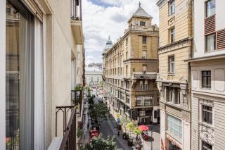 De Luxe 1-bedroom, 2-bathroom Condo in the Center - 9