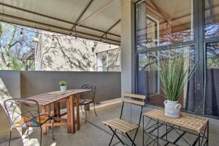Mountain-View Tucson Condo with Outdoor Pools! - 8