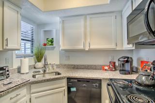 Mountain-View Tucson Condo with Outdoor Pools! - 3