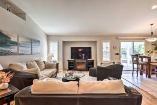 Hot Tub and Fire Pit Reno Gem 12 Mi to Skiing - 4