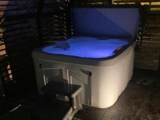 Peacock Lake Glamping - 4