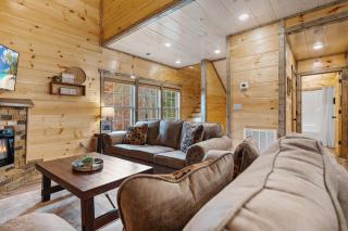 Ooh LA LA, Private Indoor Pool, WIFI, 1089 FREE tickets each paid day, Dollywood and More - Sevierville - 2