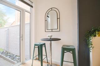 Central House with Free Parking, Pool Table, Garden, Super-Fast Wifi and Smart TVs by Yoko Property - 2