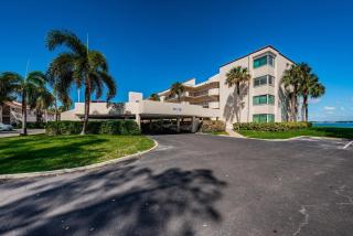 La Puerta Island Retreat with Florida Flair - St Petersburg - 0