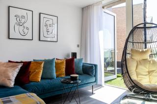 London Heathrow Skyline Deluxe 2bd Condo - 5